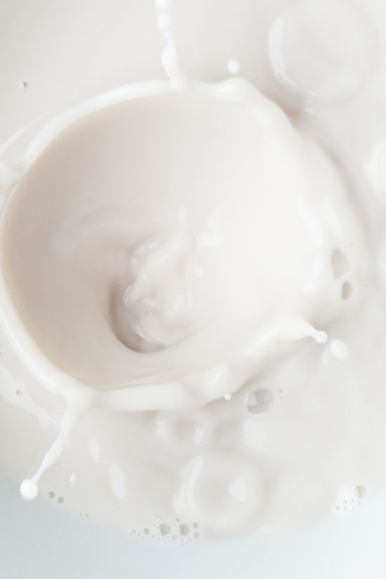 Almond Milk | from designlovefest.com | repost on 1000strands.com